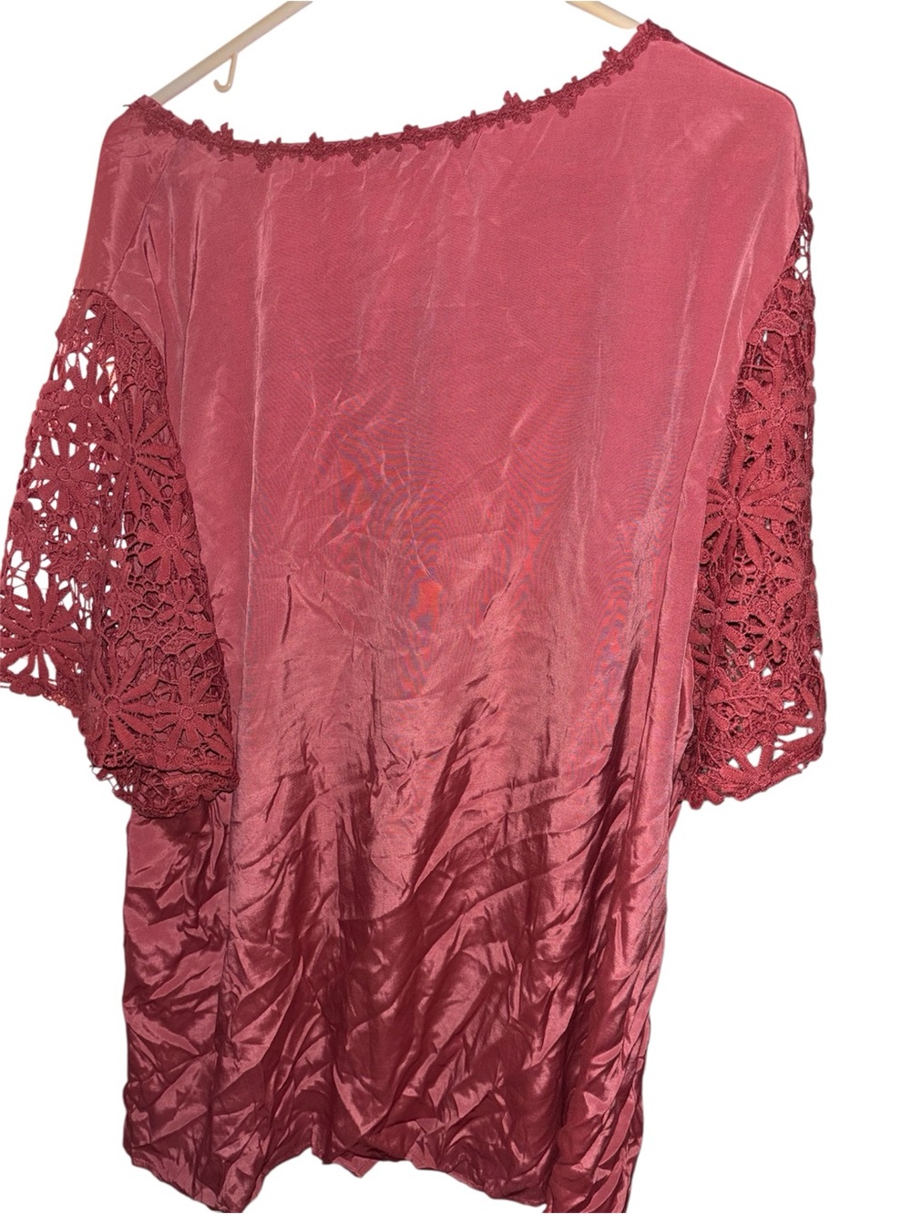 BloomChic Rose Pink V-Neck lace Sleeve Tunic - Picture 2 of 4